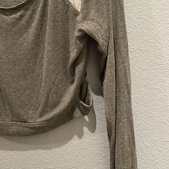 Blanc Noir | mesh shoulder, long sleeved crop top - Picture 7 of 12